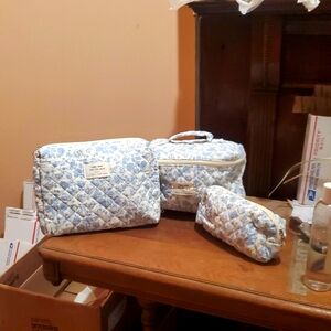 NWOT Floral Quilted Travel Bag Set